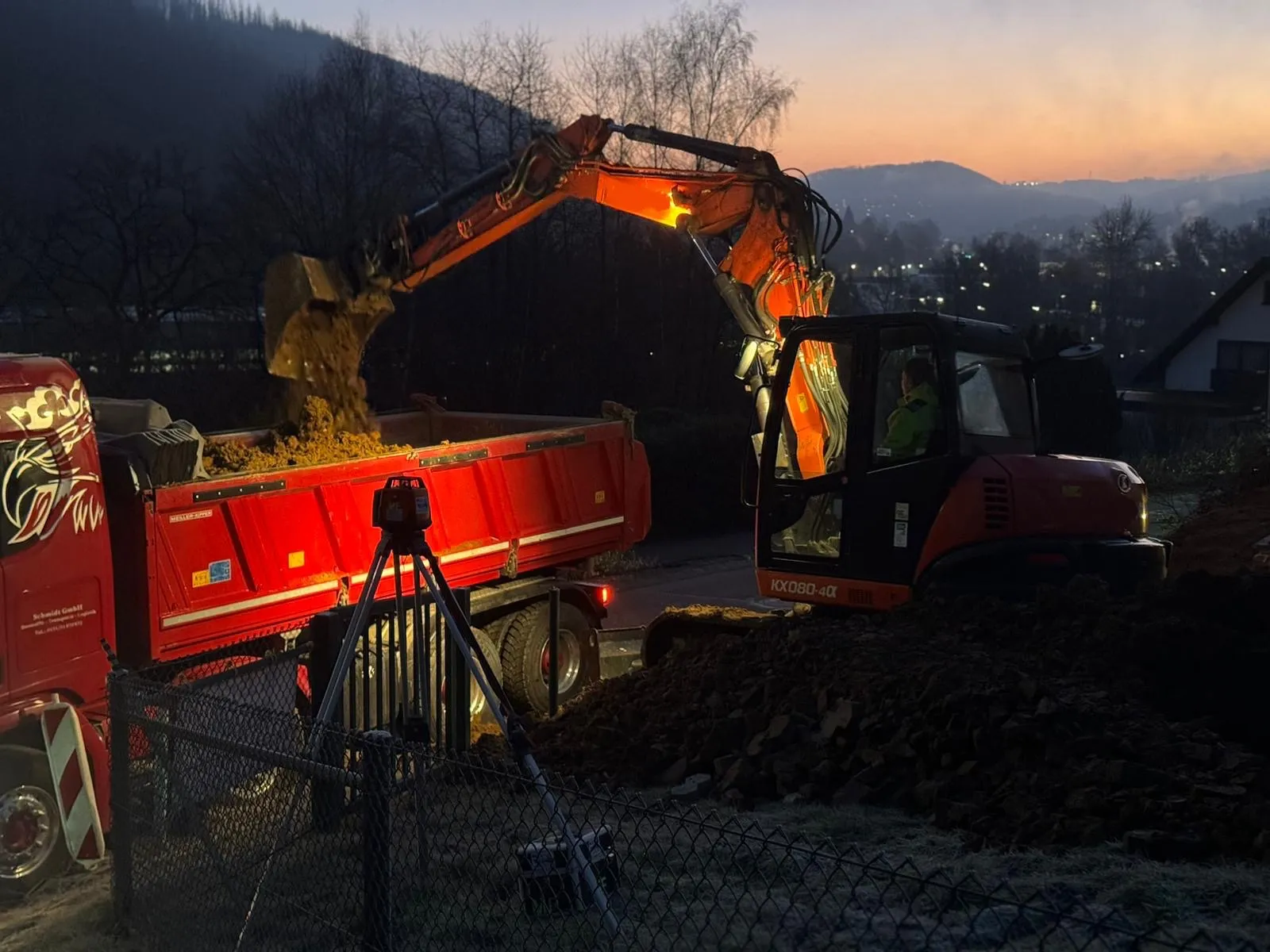 Bagger- und Erdarbeiten Bagger- und Erdarbeiten