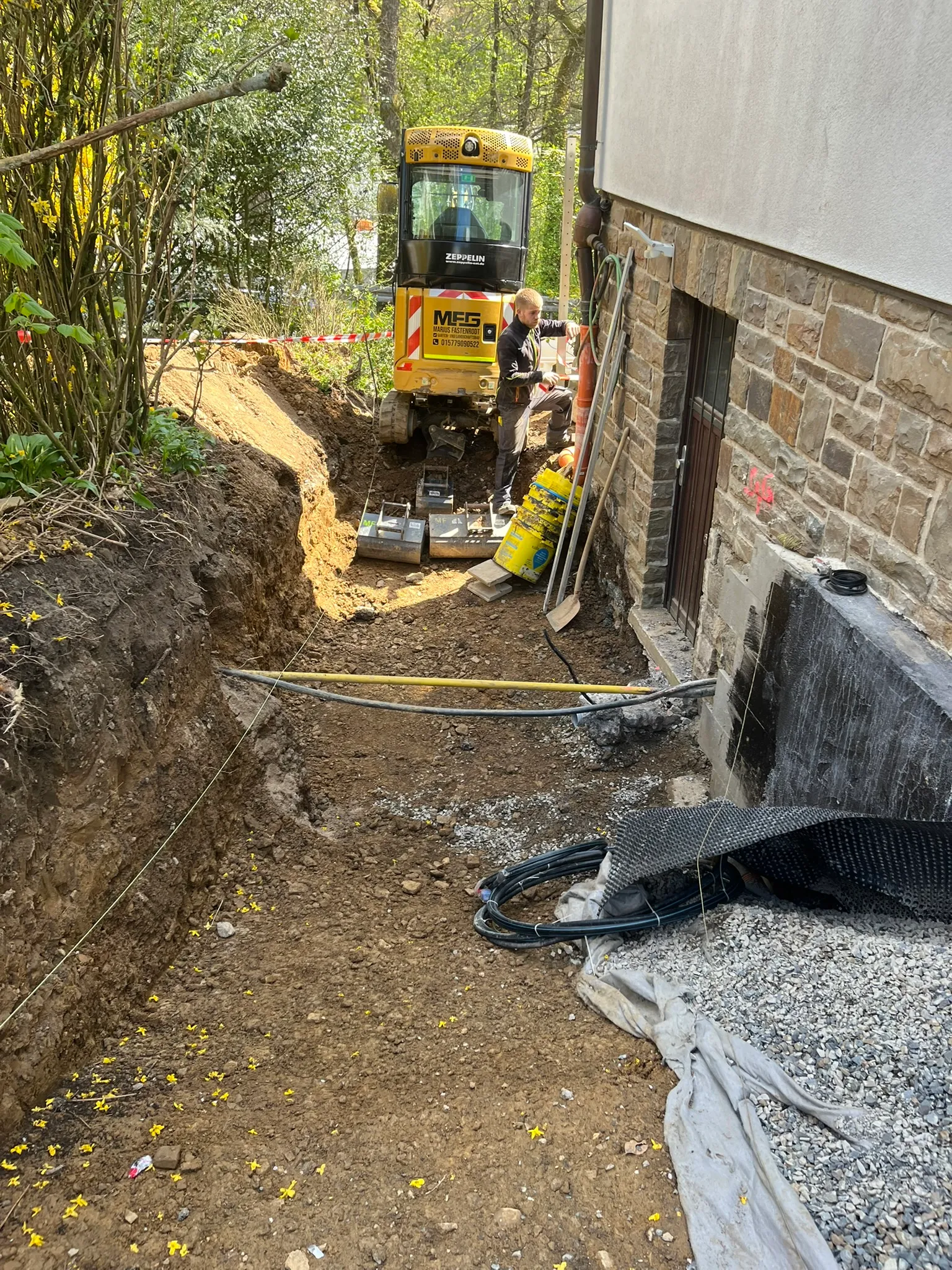 Yanmar C12R Dreiseitenkipper mieten Yanmar C12R Dreiseitenkipper mieten